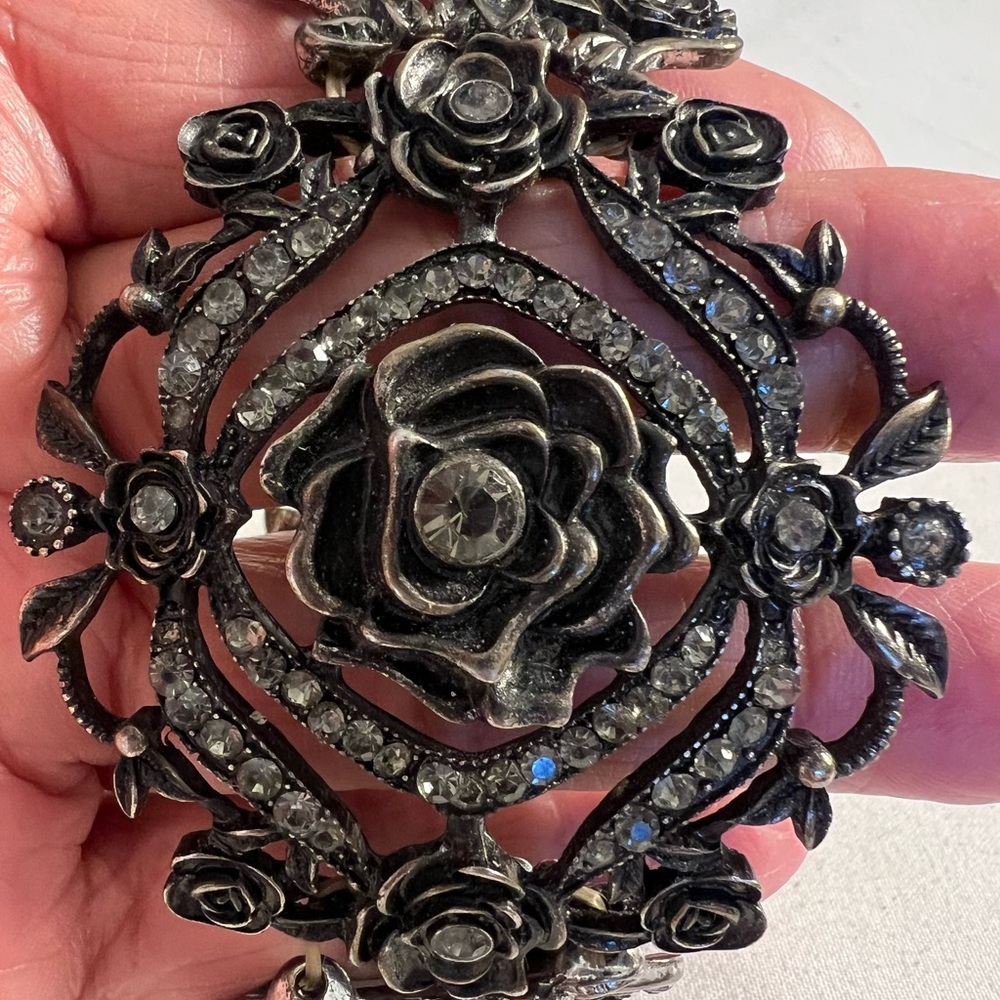 Gunmetal Gray Rose Filigree Stretch Cuff Vintage 80's Bracelet - Picture 6 of 6